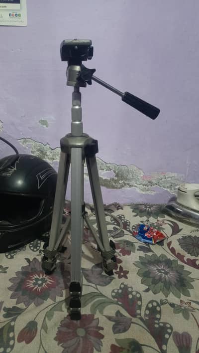 tripod important in metal for sale