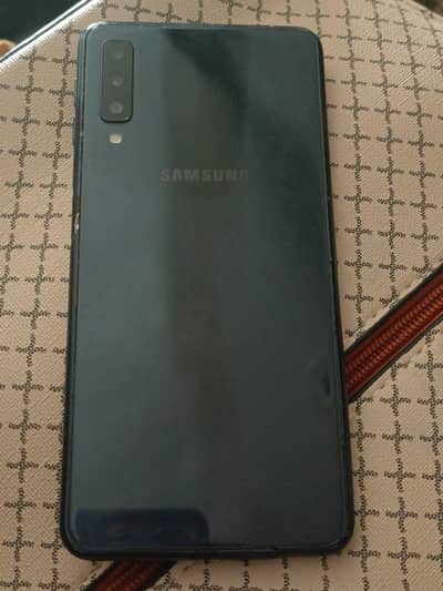 SAMSUNG A7 (2018)