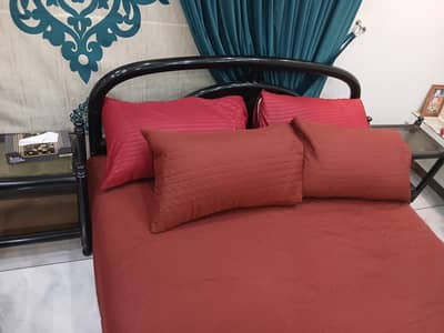 Black Queen Siize Pure Wooden Bed Set with built in Mattress