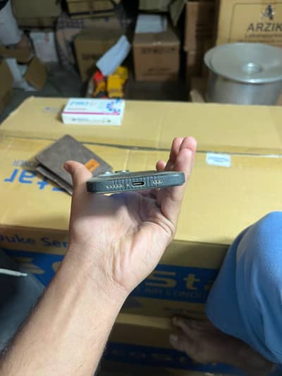 I phone 15 pro factory natural