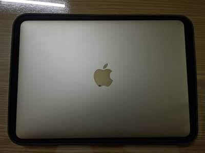 Macbook early 15 (read description)