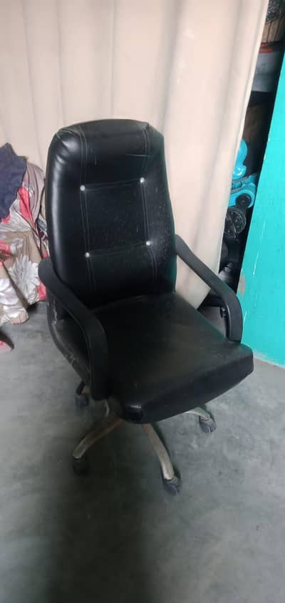 office chair in good condition