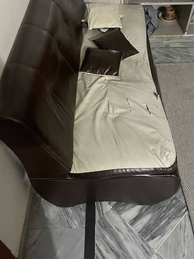 5 Seater Sofa Set for sale in average condition