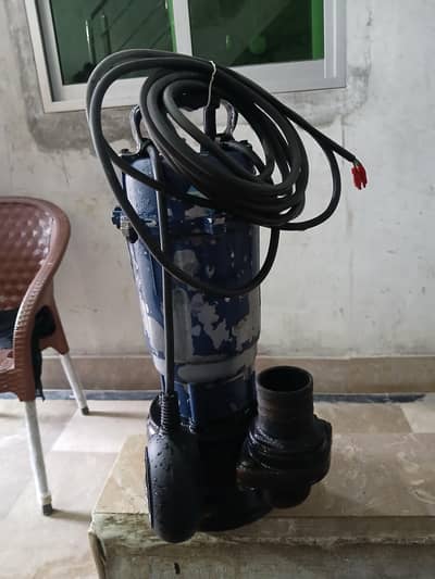 submersible pump