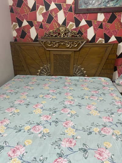 Double bed with 2 side tables and big dressing table