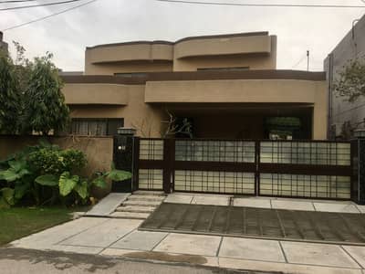 One Kanal Well Maintained Owner Build House For Sale DHA Phase 4 Sector DD