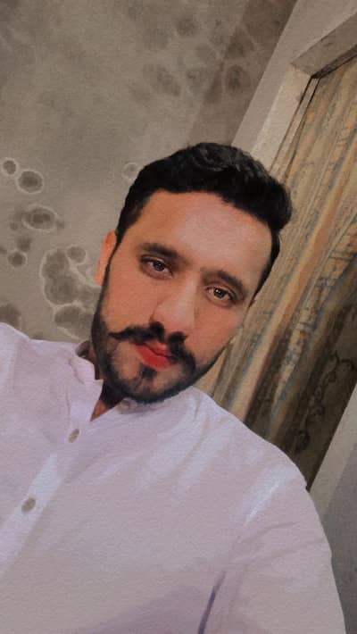 mujhy driving job chahya