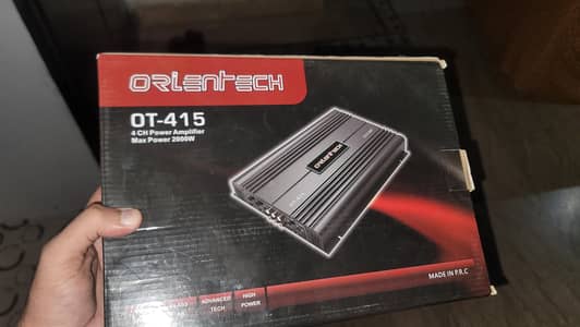 Amplifier and woofer