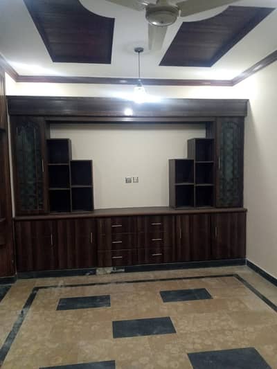 5 Marla middle first floor available for rent