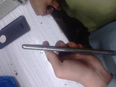 8GB 128GB tuch break he  back cover bi tuta hua he