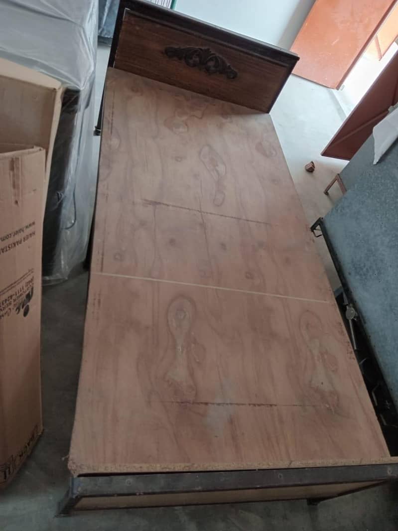 single iron bed 1