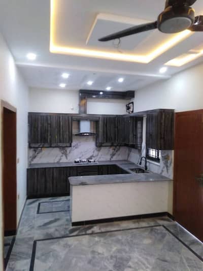 5 Marla Single Storey Portion For Rent 2 Bedrooms, 2 Bathrooms, Garage