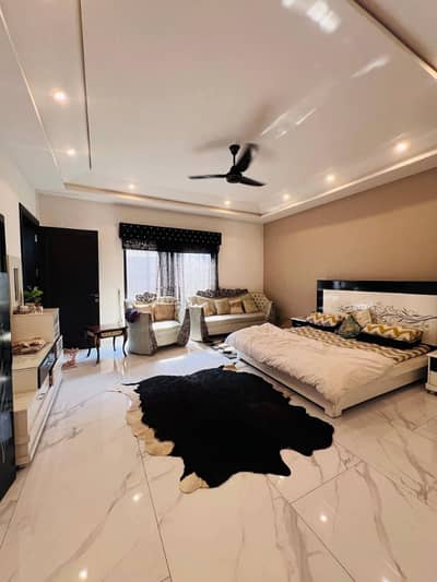 1 Kanal Upper Portion House with Car Garage for Rent in P Block Model Town Lahore