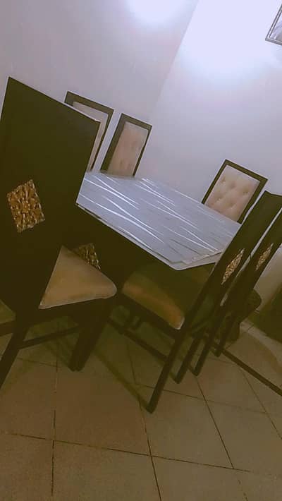 dining table condition 10/9