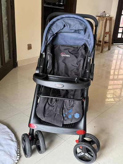 Tinnies Baby Stroller / Pram – Excellent Condition – Almost New