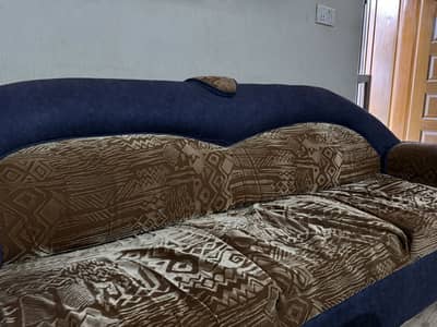 I AM SELLING THIS SOFA BECAUSE I WILL UPGRADE SOFA