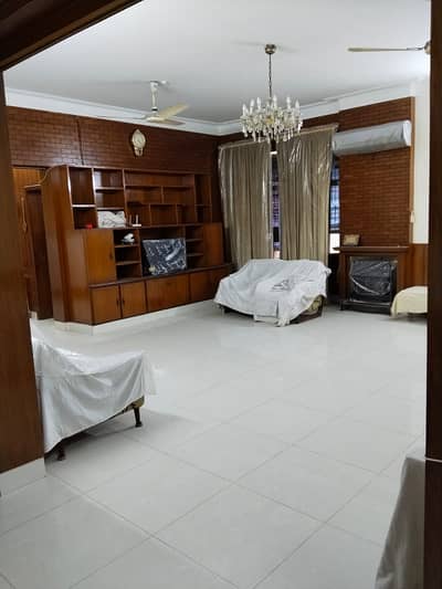 2 Kanal Double Story House with 5 Car Parking for Sale in M Block Model Town Lahore