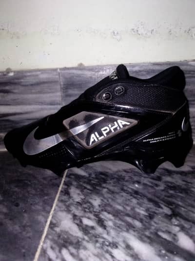 Nike alpha menace 4 pro
