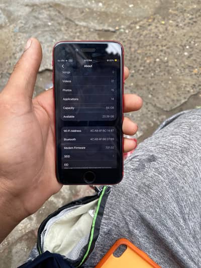 iPhone SE 2020 2 mahine chalne wala  halki si back break very health