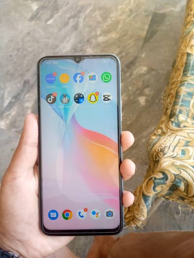 vivo y 33s ram 8/128 original set 10/10 condition box with charge