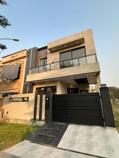 5 marla brand new house for rent in Dha 9 town