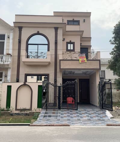 5 MARLA BRAND NEW TOP NOTCH LOCATION HOUSE IS AVAILABLE FOR SALE KHAYABAN E AMIN BLOCK "L"