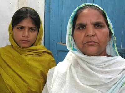 Full Time Maid Girl/Women Chaiye Urgent