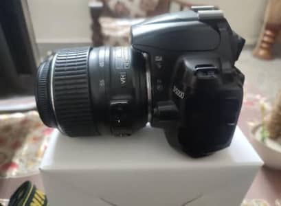 Nikon D5000 18-55 Vr Ki (DSLR Camera)