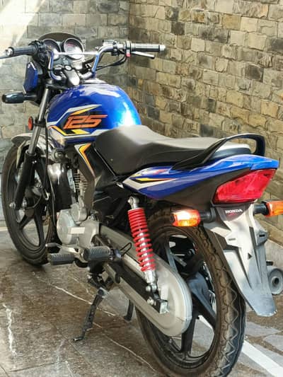 Honda cb 125 f blue