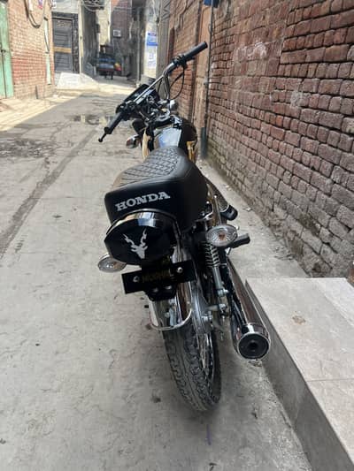 HONDA 125 gold Black