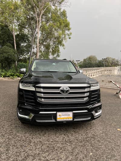 Toyota Land Cruiser ZX lc 300 2022/2025 5Aa grade Verifiable Auction