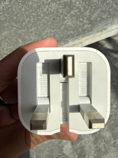 Apple 20W Uk variant 100% geninue