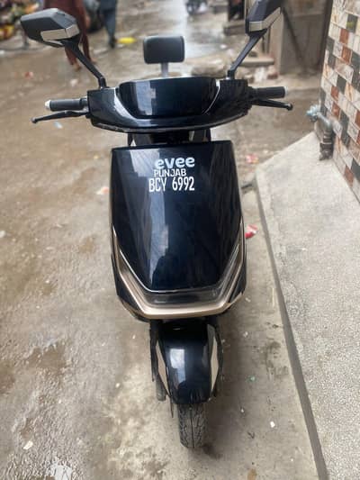 Evee Gen Z Electric Scooty – Almost New (3 Months Used)
