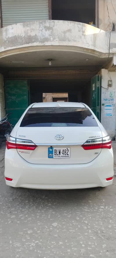 Toyota Corolla GLI 1.3 Automatic White Colour