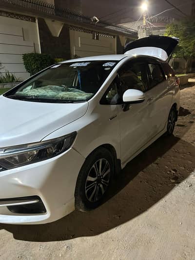 Honda fit shuttle hybrid URGENT SALE
