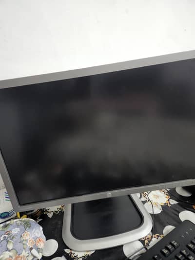 Hp 2 k monitor