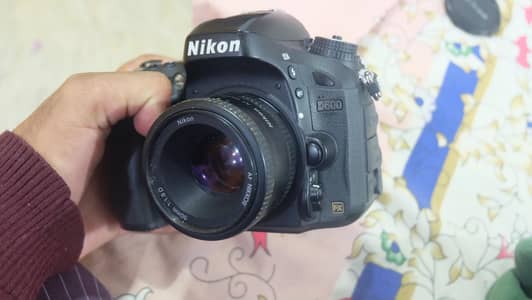 Nikon D600 Full frame Dslr with 50mm 1.8D lens battery charger strap