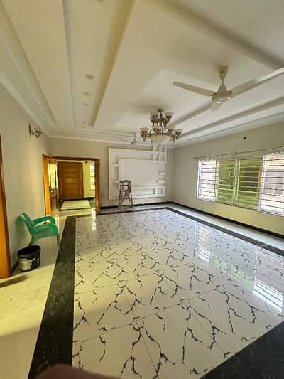 Banigala 1 Kanal Upper Portion Available For Rent with gas