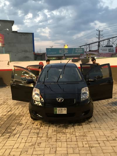Toyota vitz F1.3 auto