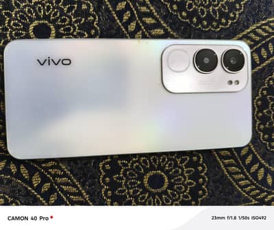 vivo y19s with box