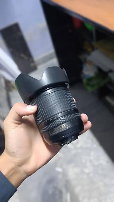 Nikon 18-135mm AF-S lens (6/10 condition, no issue)
