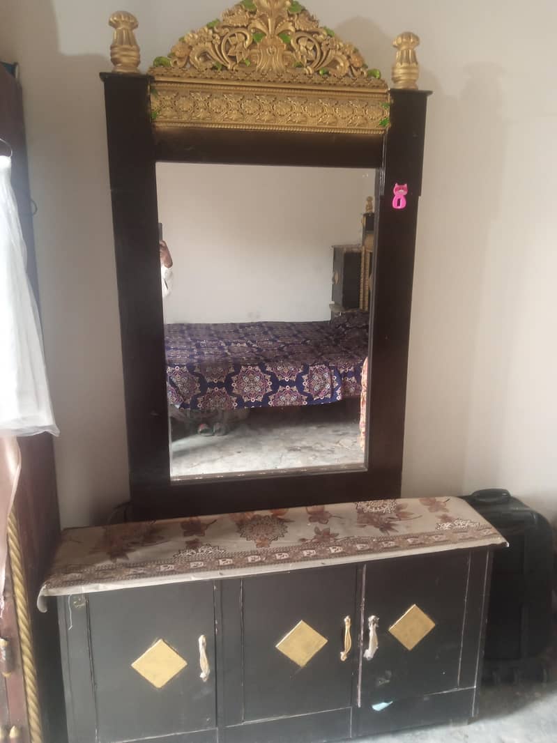 dad dressing table showcase 3