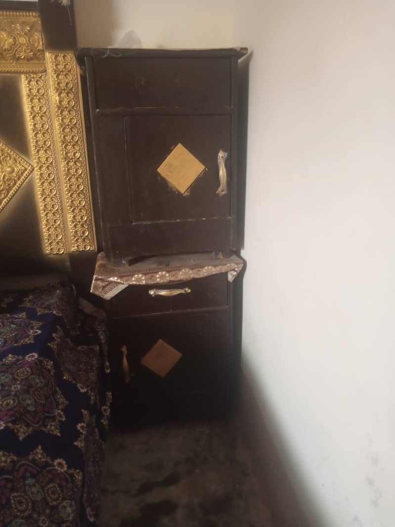 dad dressing table showcase 4