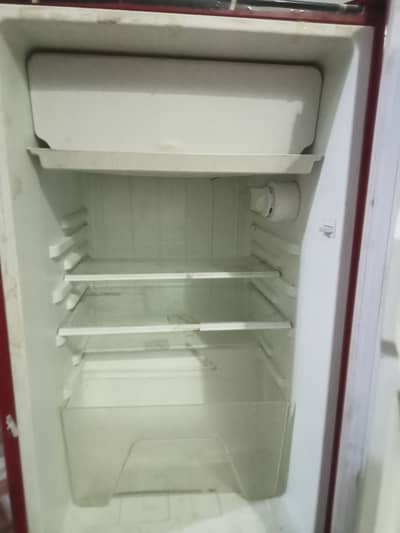 Dawlance room fridge in Good Condition