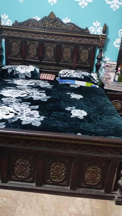 Beautiful bed set chinnoti for sale