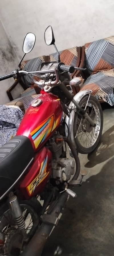 urgent sale old is gold 2000Honda 125