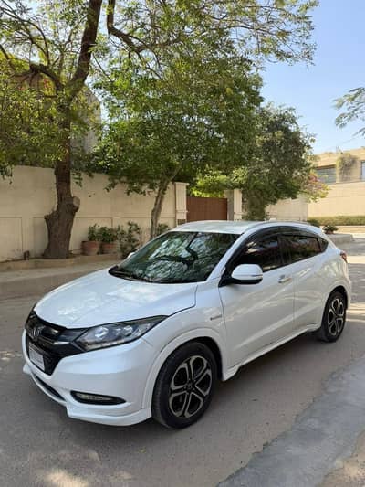 HONDA VEZEL 2015 MODEL Z SENSING PEARL WHITE