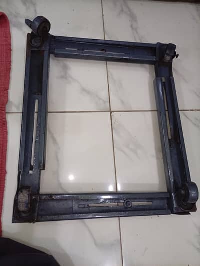 IRON FRIDGE CHOKI IN GOOD CONDITION 9/10