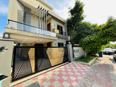 10 MARLA DESIGNER HOUSE FOR SALE IN BAHRIA TOWN PHASE 2 ISLAMABAD