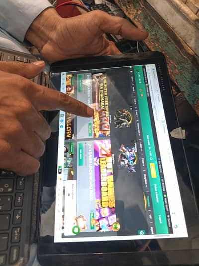 Laptop HP Touch And Type  10/9 condition